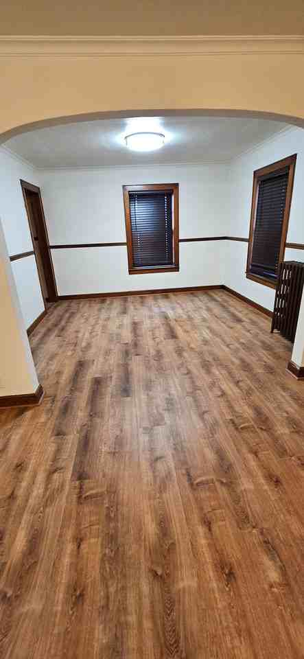 208 W Sycamore St #2B - Photo 7 of 9