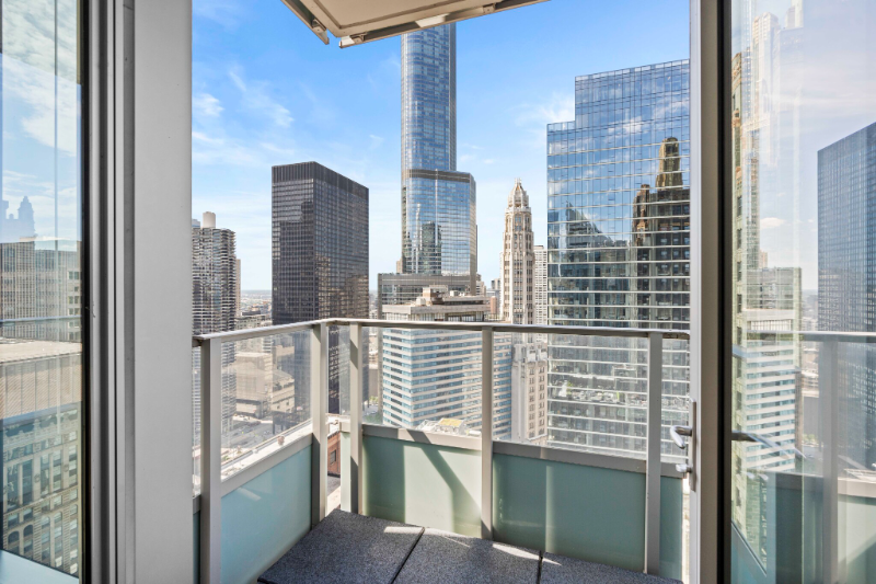 204 N Michigan Ave - Photo 2 of 13