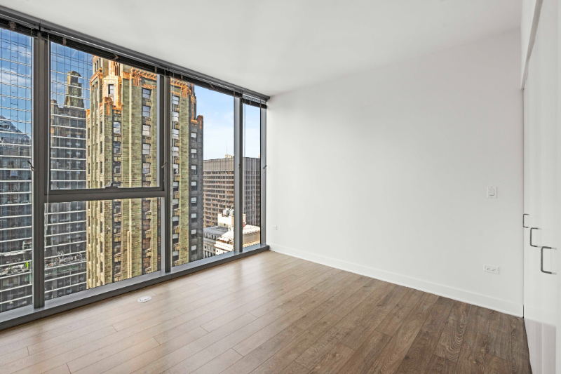 204 N Michigan Ave - Photo 4 of 13