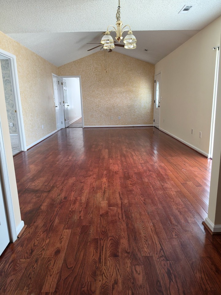 2 Glen Alpine Way - Photo 7 of 13