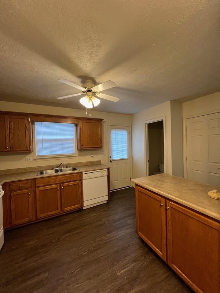 58 Haven Ct #5 - Photo 3 of 5