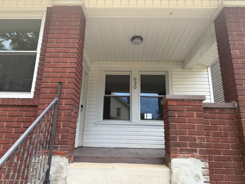 630 Perry Ave Sw - Photo 2 of 19