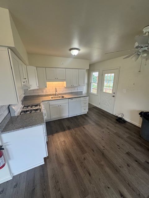 829 Foster Ave #B - Photo 2 of 7