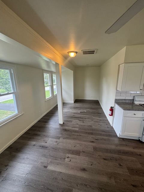 829 Foster Ave #B - Photo 3 of 7