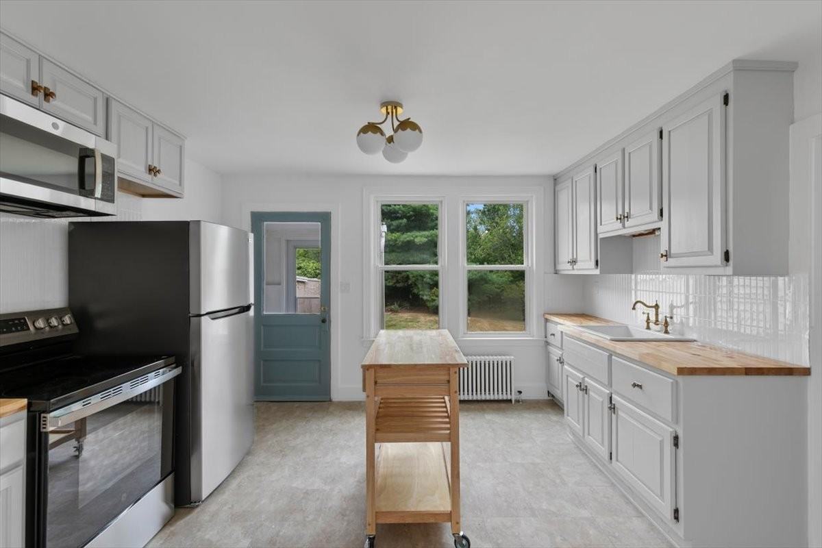 21 Green St - Photo 6 of 17