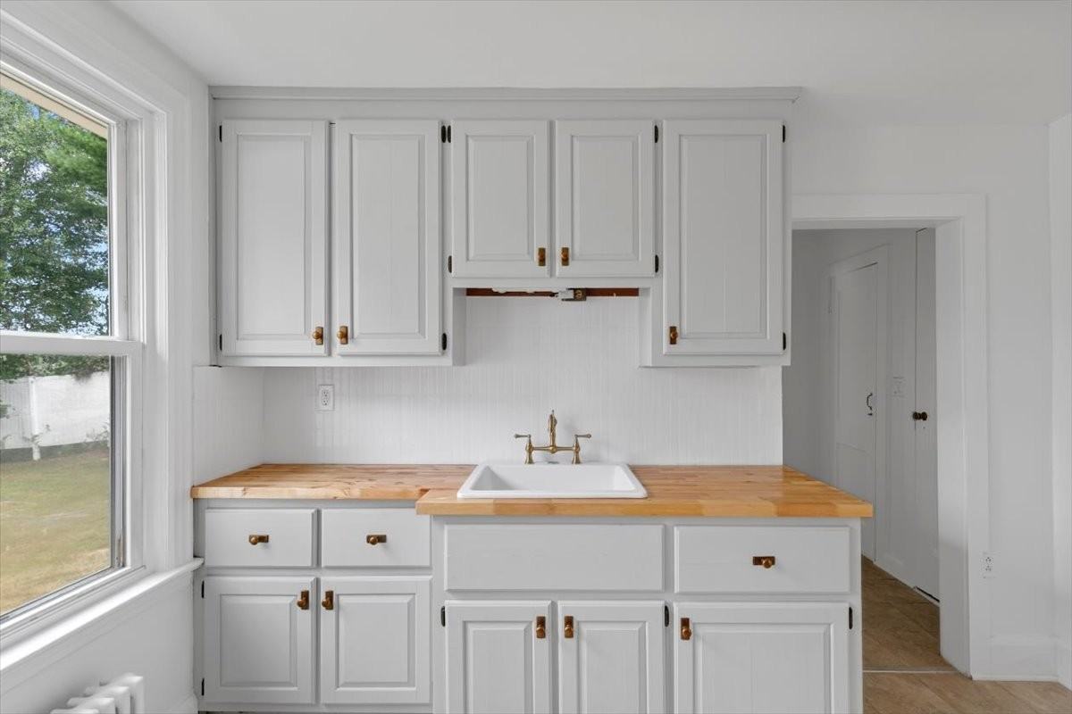 21 Green St - Photo 7 of 17