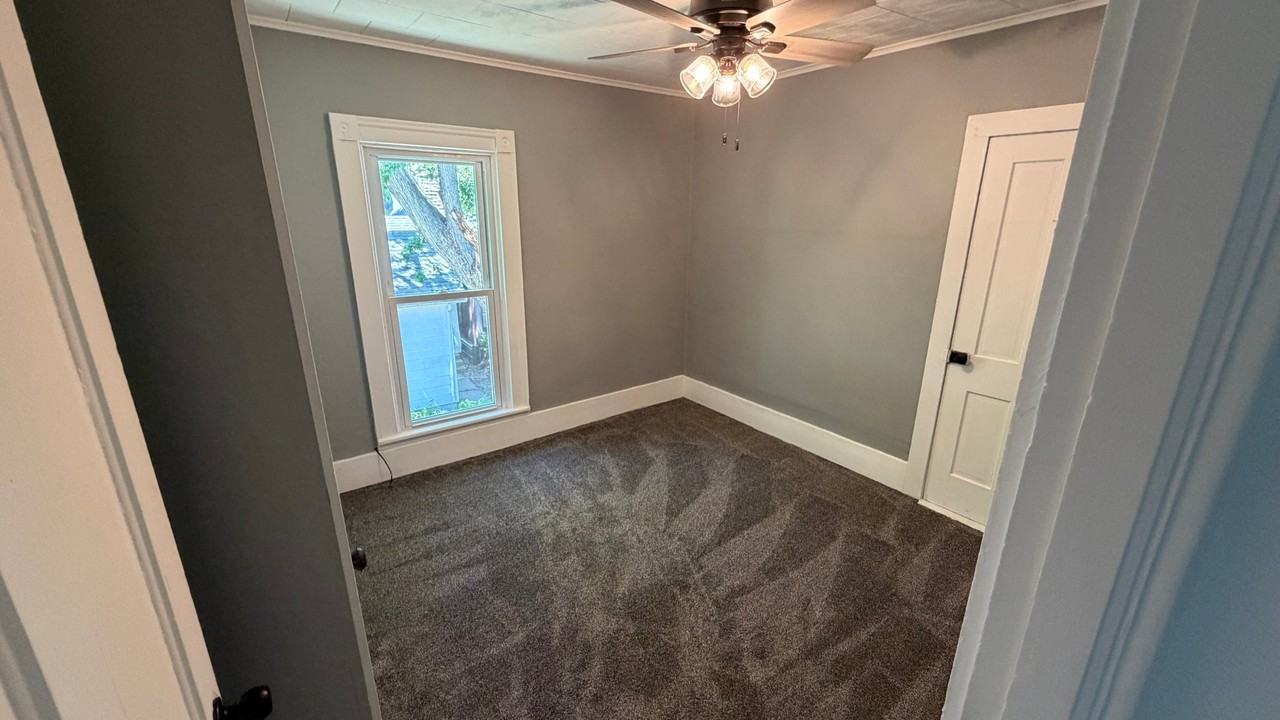 365 E Main St - Photo 6 of 20