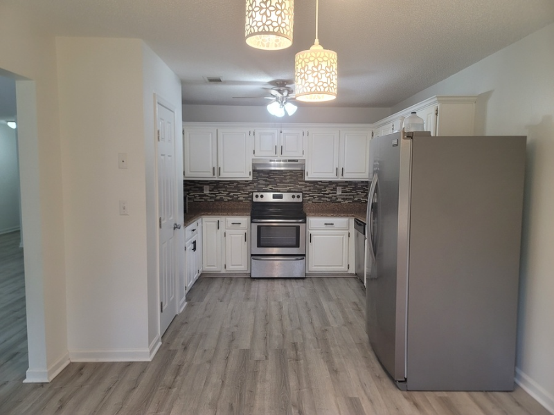 141 Palmetto Dr - Photo 5 of 16