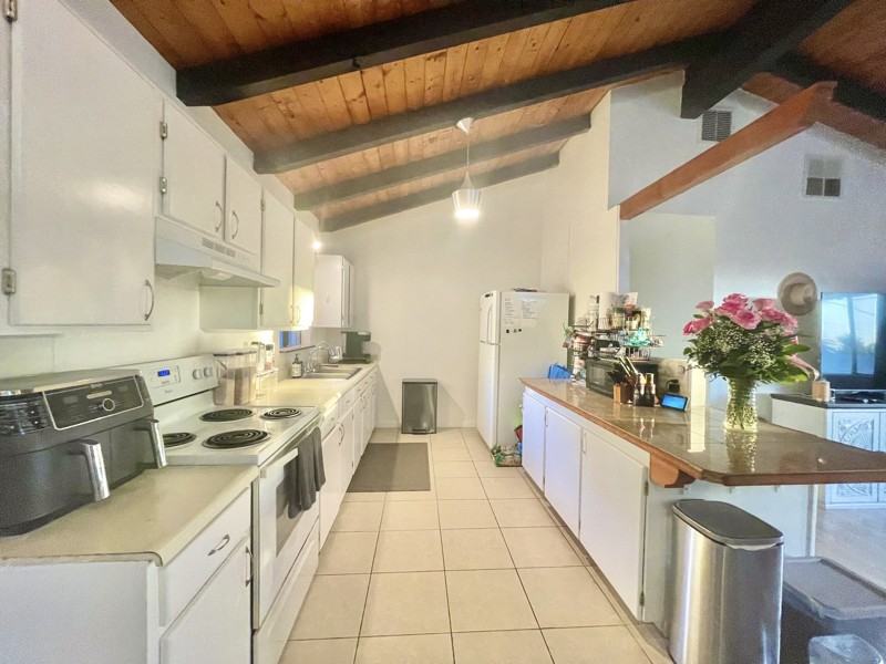 888 Panepoo St #MAIN - Photo 5 of 17