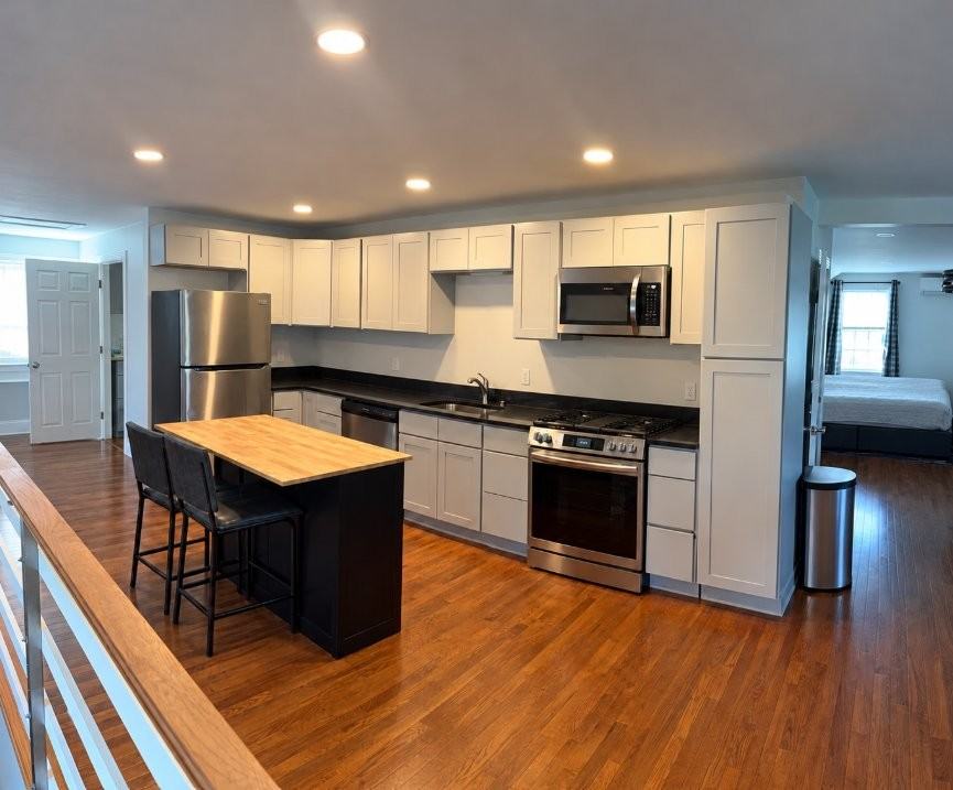 133 W Clifford St #2 - Photo 4 of 8
