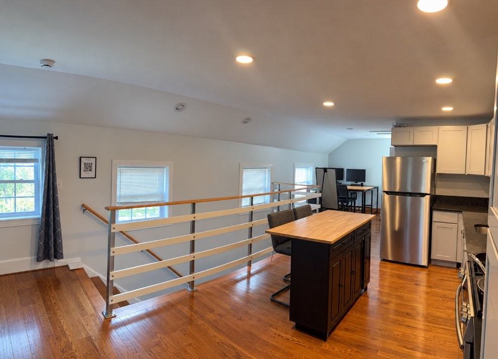 133 W Clifford St #2 - Photo 6 of 8
