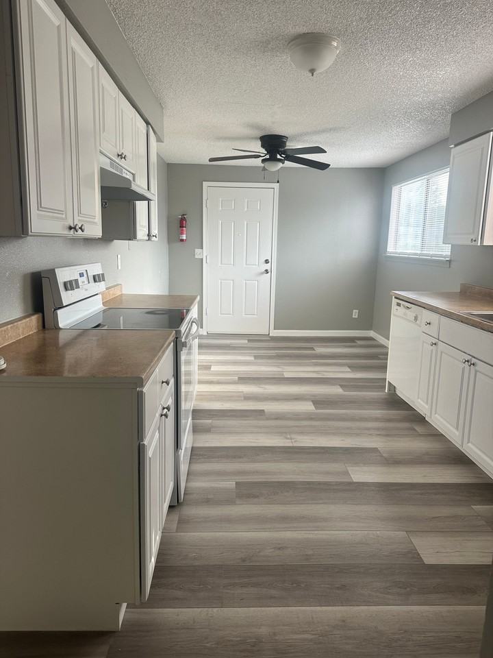 1707 W 6th Ave #B202 - Photo 2 of 9