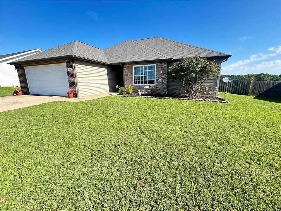 264 Settlers Pass - Photo 2 of 19