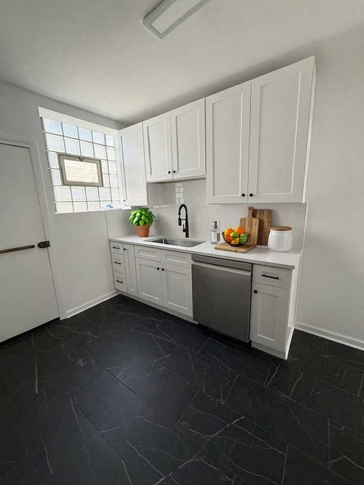 6825 S Crandon Ave #3 - Photo 4 of 14