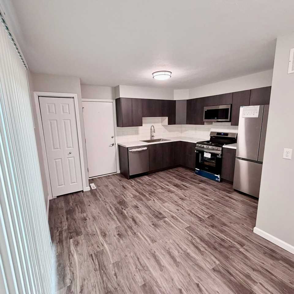 924 Merrill Ct S #920 - Photo 7 of 19
