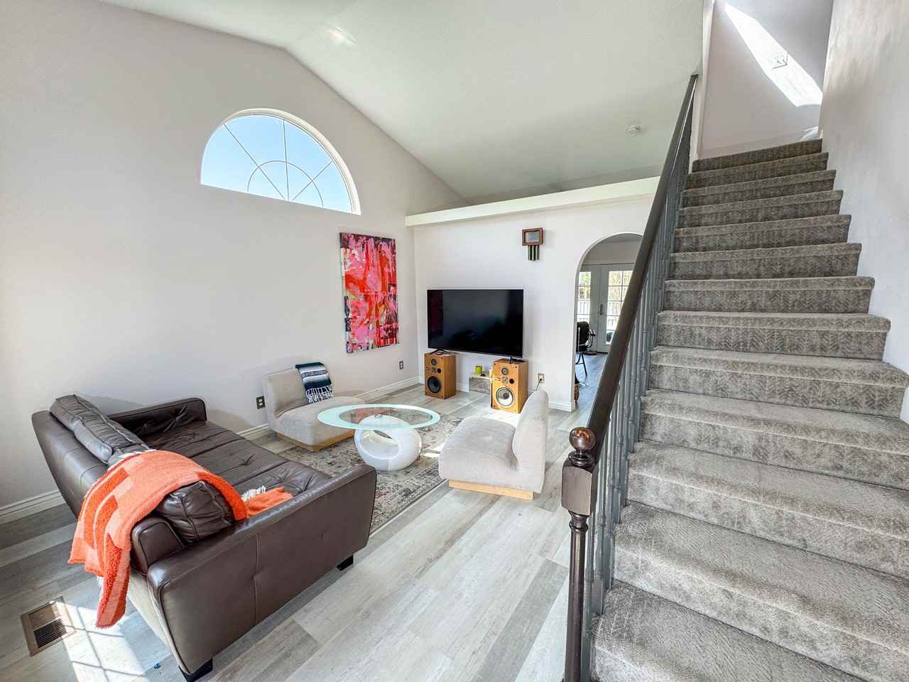 249 Lakeview - Photo 4 of 21
