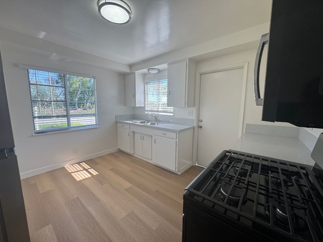 Cute Apartment in Arcadia! Great Location, Schedule A Tour Today! - Photo 6 of 26