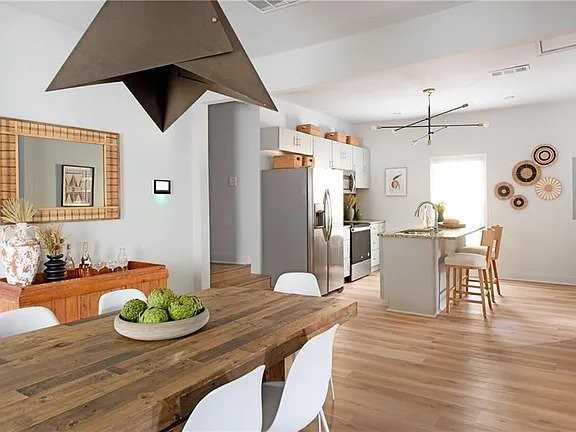 187 Farrington Ave Se - Photo 5 of 12