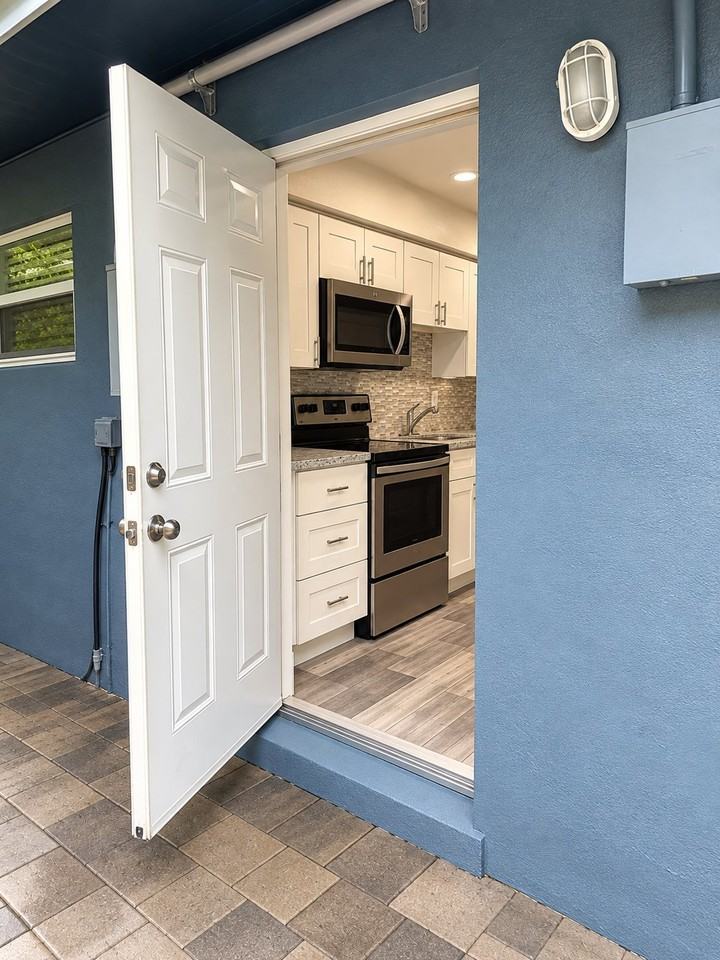1721 Sw 11th Ct #1721A - Photo 6 of 8