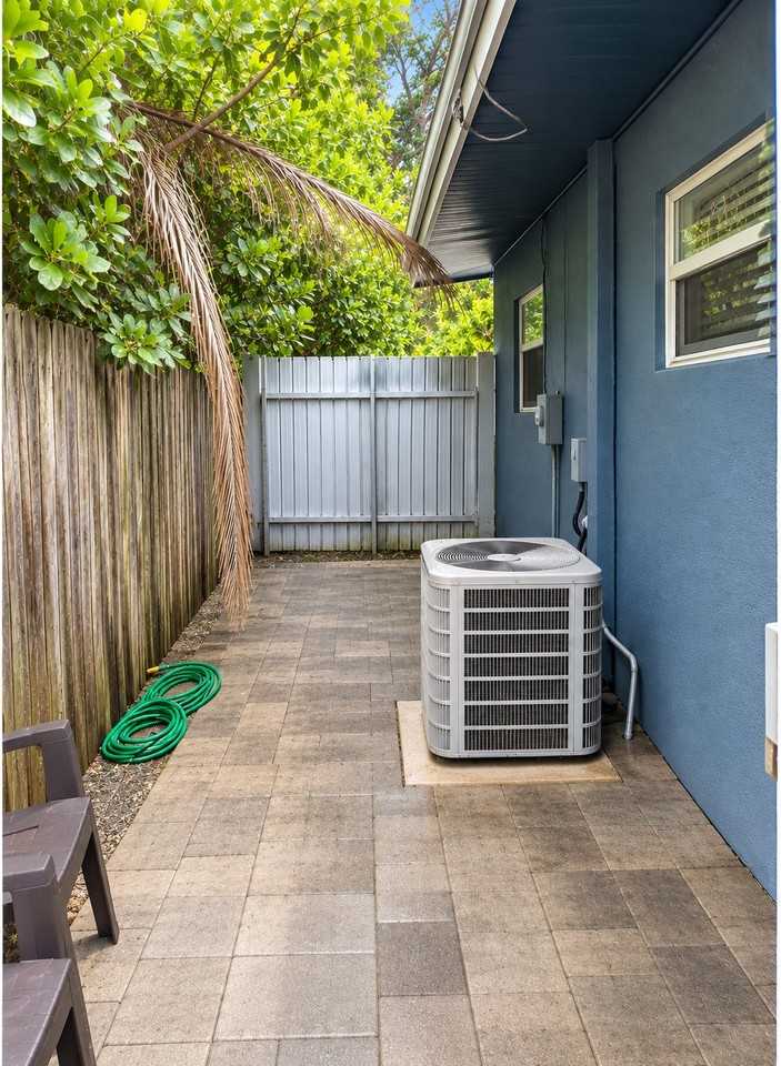 1721 Sw 11th Ct #1721A - Photo 7 of 8