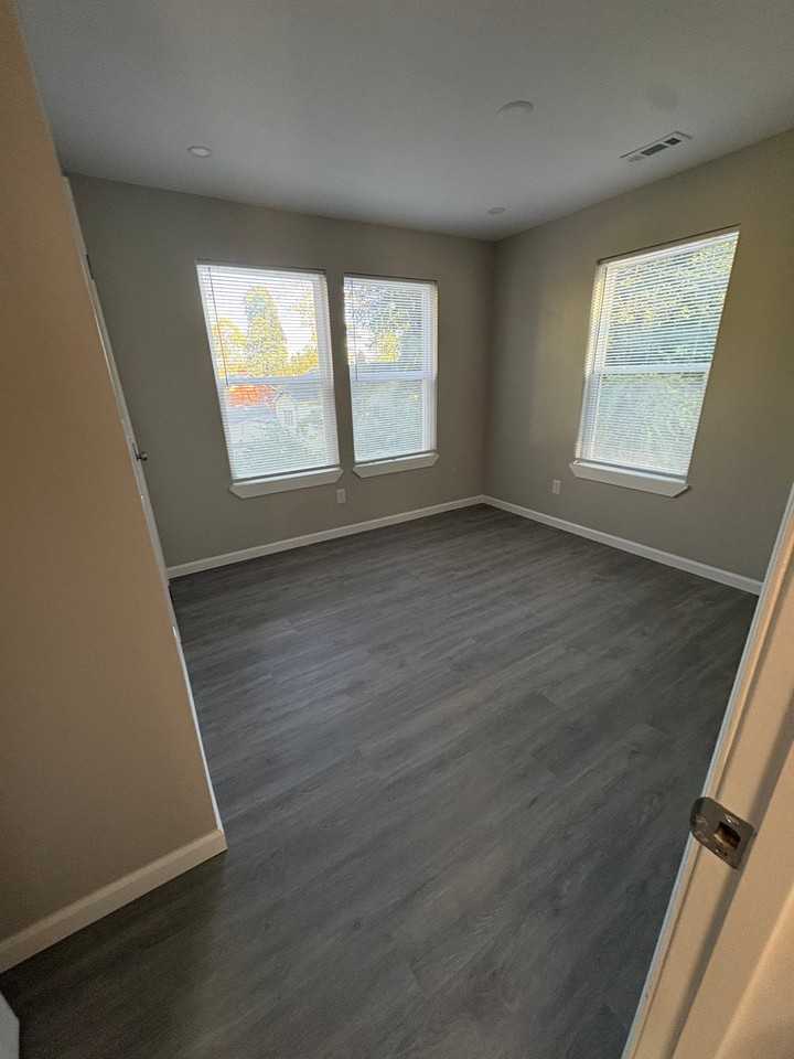 655 Bradford Dr - Photo 7 of 21
