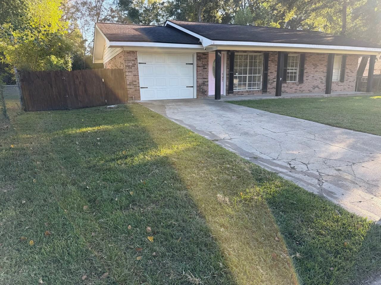111 Nelda Dr - Photo 3 of 14