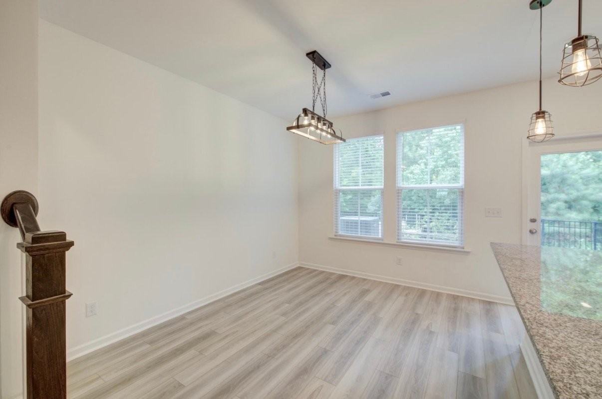 495 Trotters Ln - Photo 4 of 15