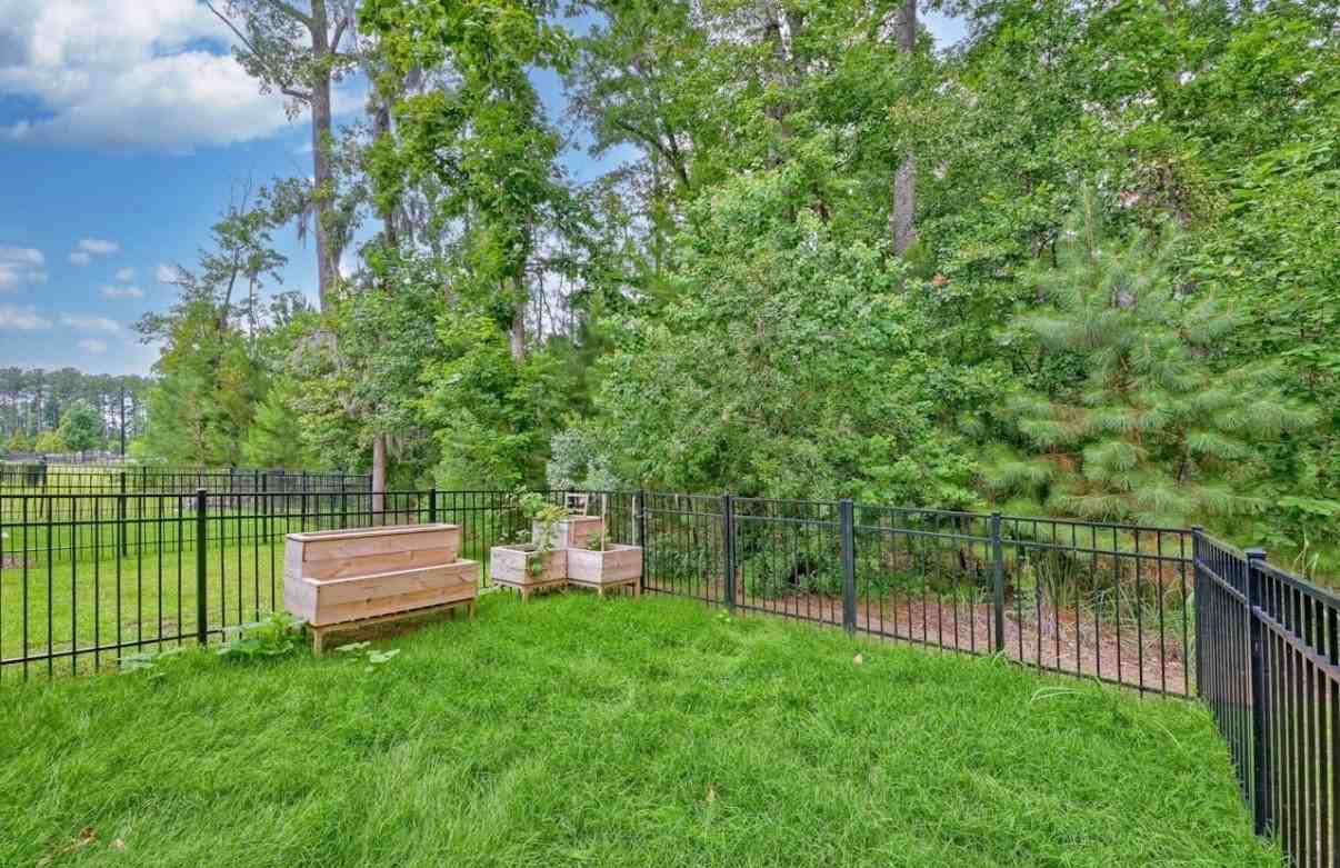 495 Trotters Ln - Photo 5 of 15