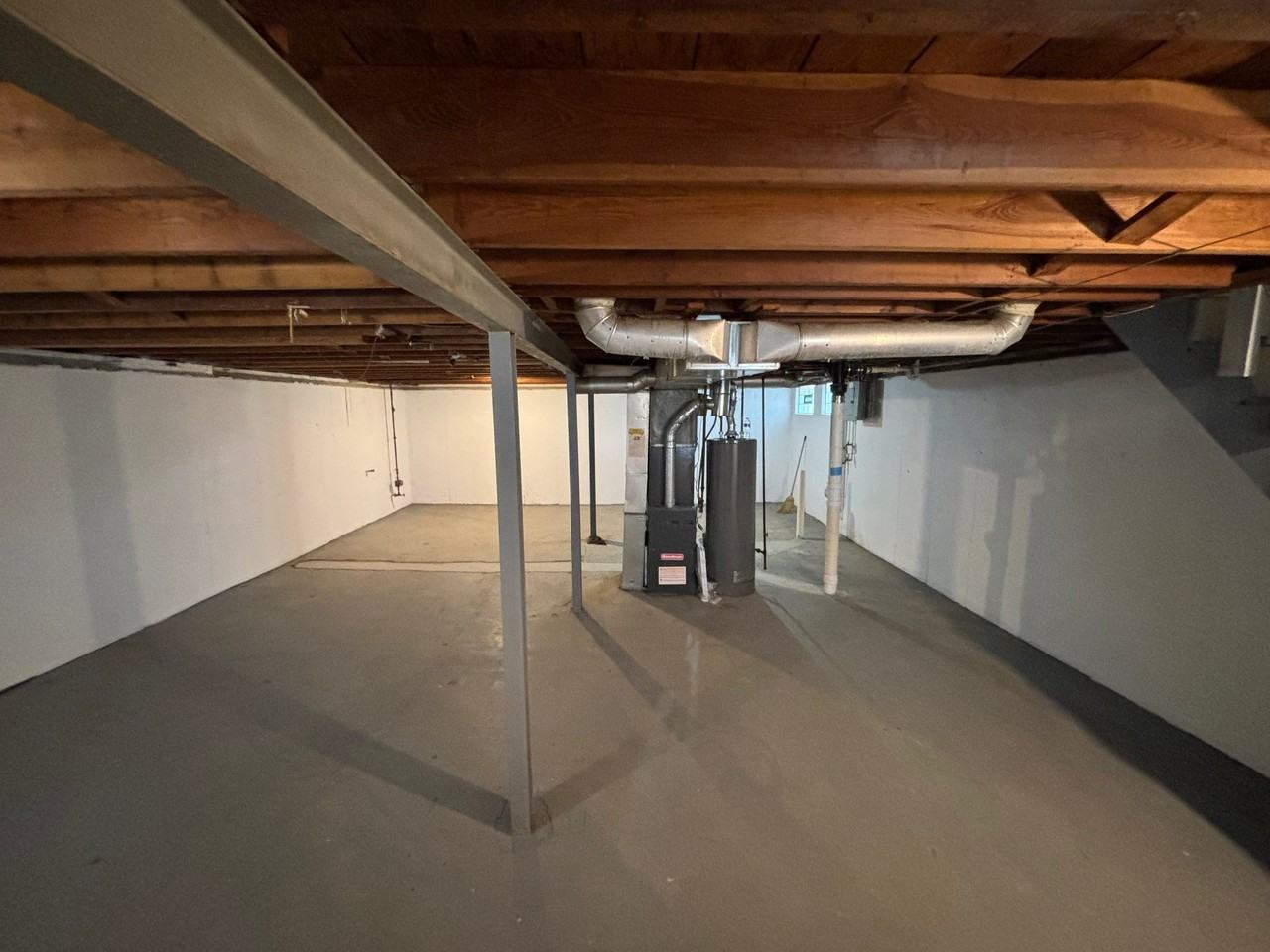 10089 Dwight Dr - Photo 2 of 16