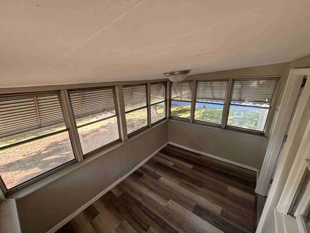 10089 Dwight Dr - Photo 3 of 16