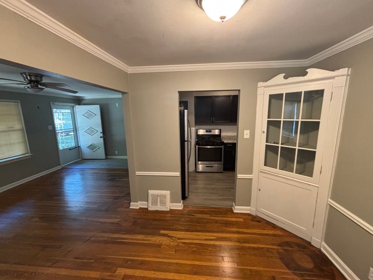 10089 Dwight Dr - Photo 4 of 16