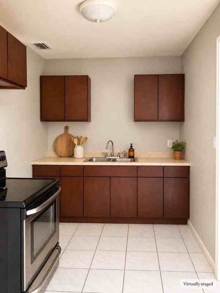 1220 Stockton Dr - Photo 4 of 7