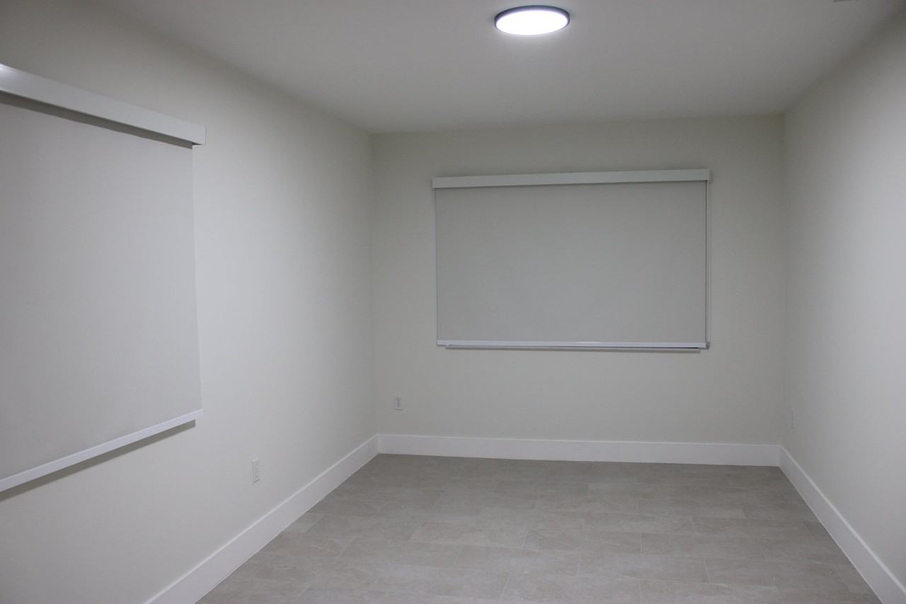 1415 Nw 58th Ave - Photo 5 of 8
