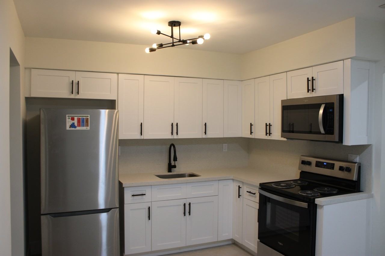 1411 Nw 58th Ave - Photo 2 of 8