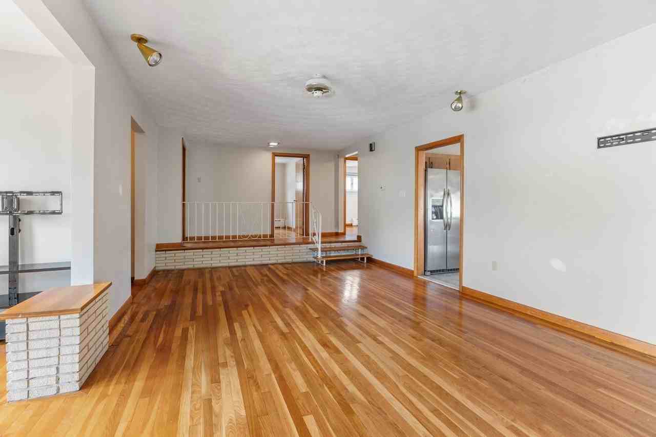 42 Marlboro St - Photo 2 of 20