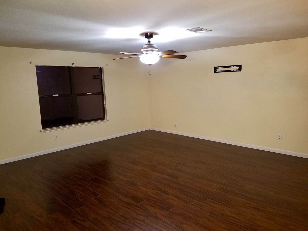 5991 Waterford Dr - Photo 3 of 20