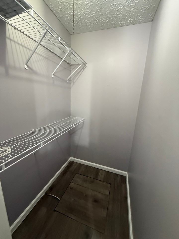 6540 Oak Park Ct - Photo 4 of 10