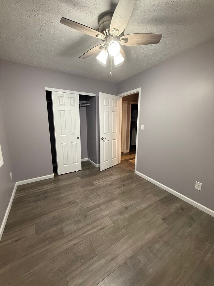 6540 Oak Park Ct - Photo 7 of 10
