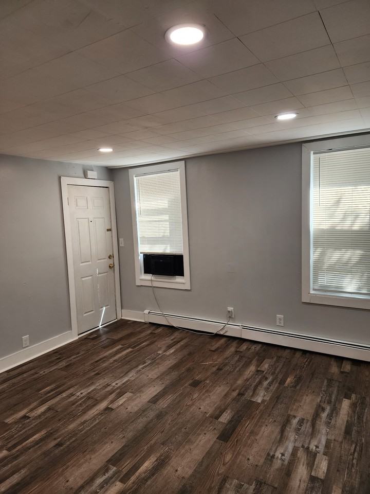 27 Belmont Ave #1A - Photo 2 of 8