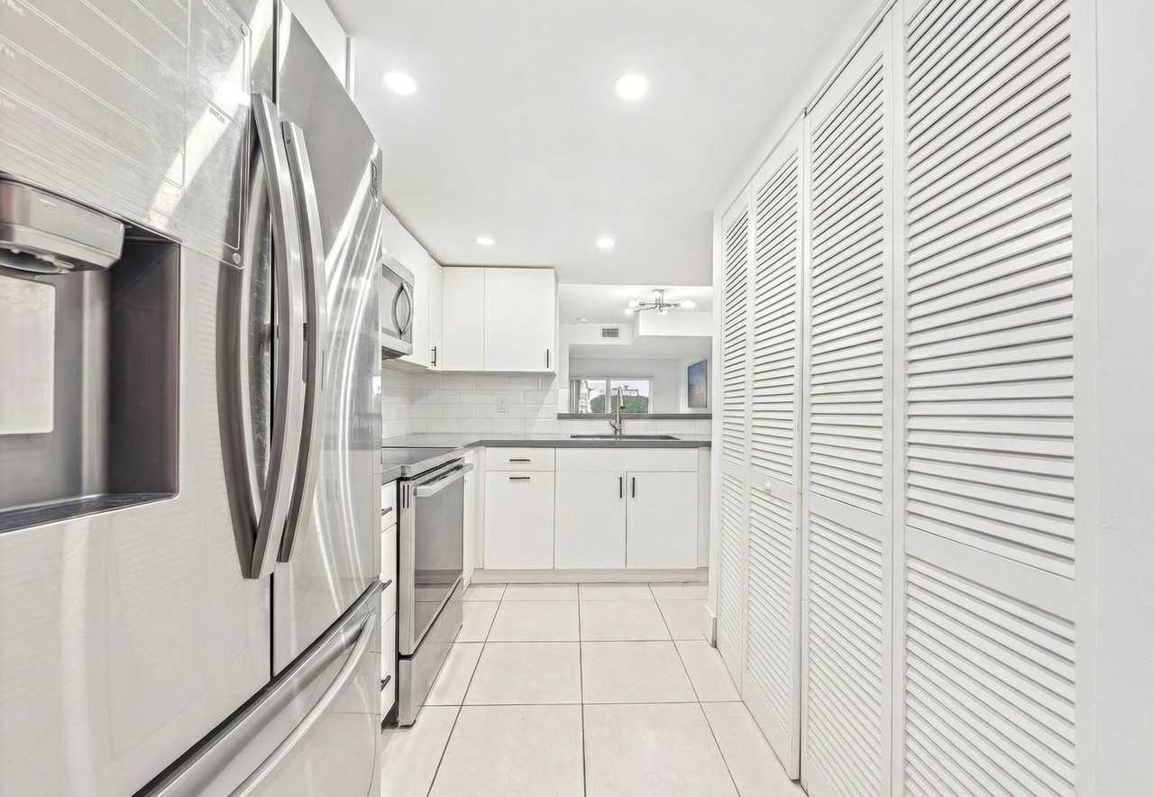 12310 Nw 11th St - Photo 3 of 13