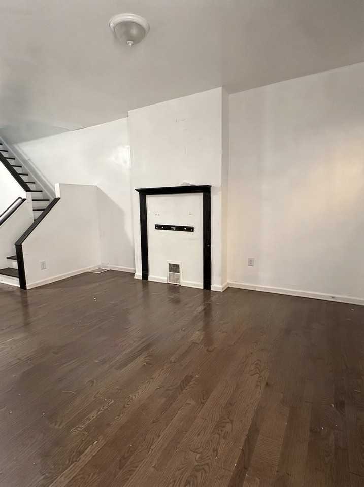 506 Wayne St - Photo 2 of 4