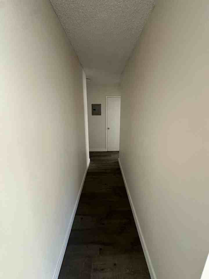 20954 Valerio St Canoga Park - Photo 3 of 14