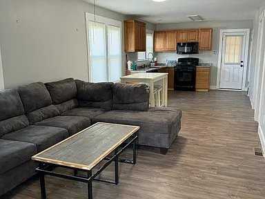 922 Union Ave - Photo 2 of 3