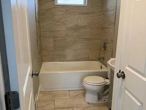 922 Union Ave - Photo 3 of 3