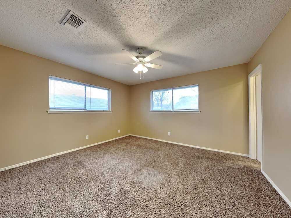 108 Valleyglen Dr #1 - Photo 5 of 11