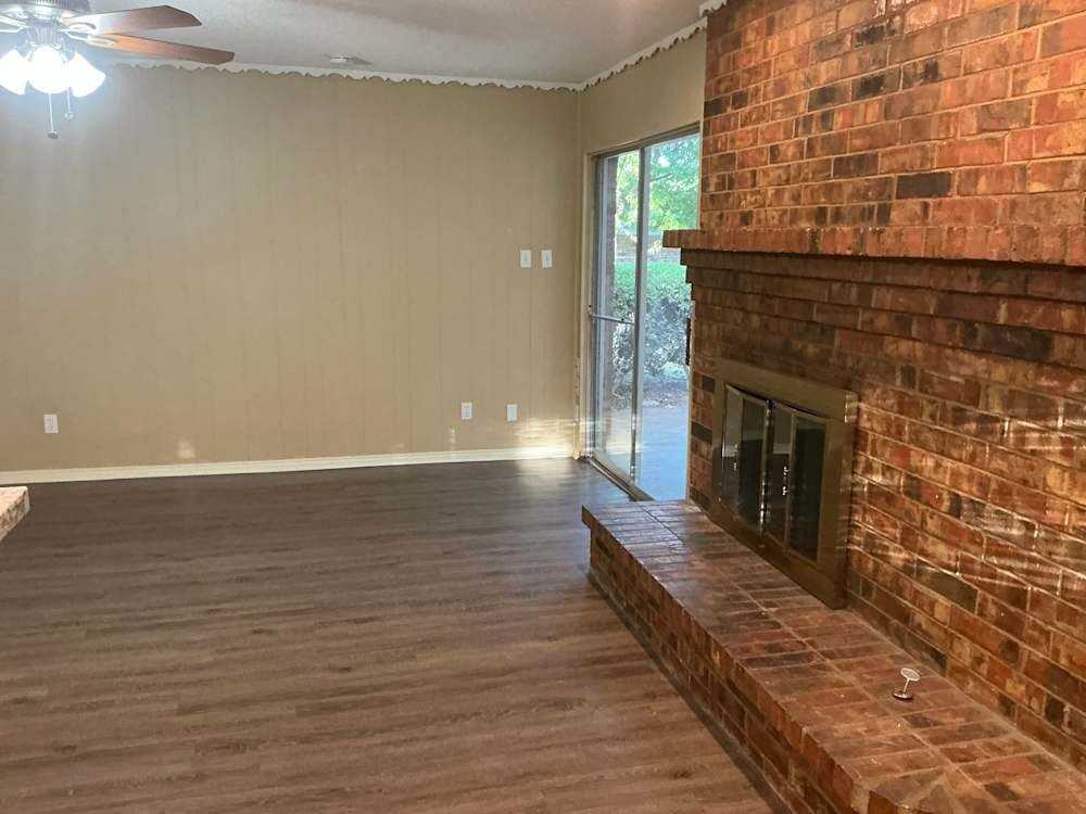 108 Valleyglen Dr #1 - Photo 7 of 11