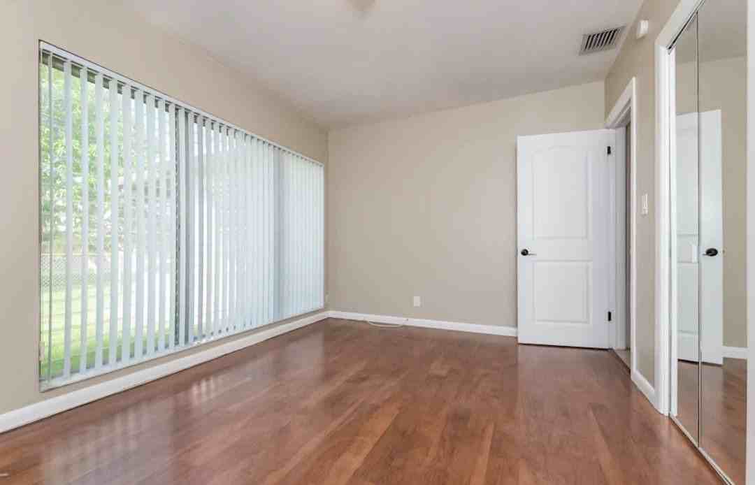 9042 Rose Lake Shore Ln - Photo 4 of 10