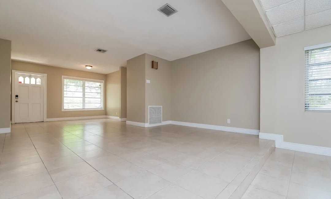 9042 Rose Lake Shore Ln - Photo 6 of 10