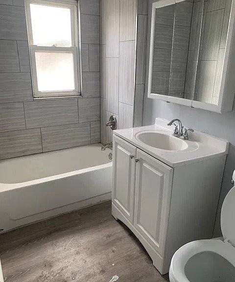 336 Hoover Ave #4 - Photo 3 of 7