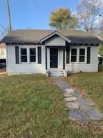 featured image of 109 E Lakeview St